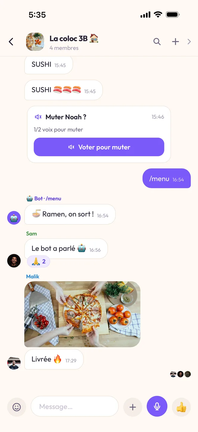 La conversation « La coloc 3B » : la commande /menu envoyée, la réponse du bot « On cuisine… enfin on essaie », puis une photo de pizza.